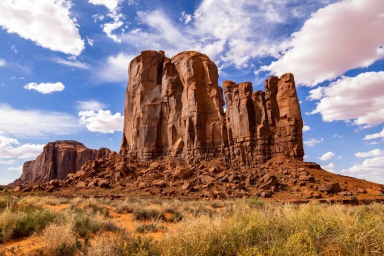 free-photo-of-rock-formation-in-monument-valley